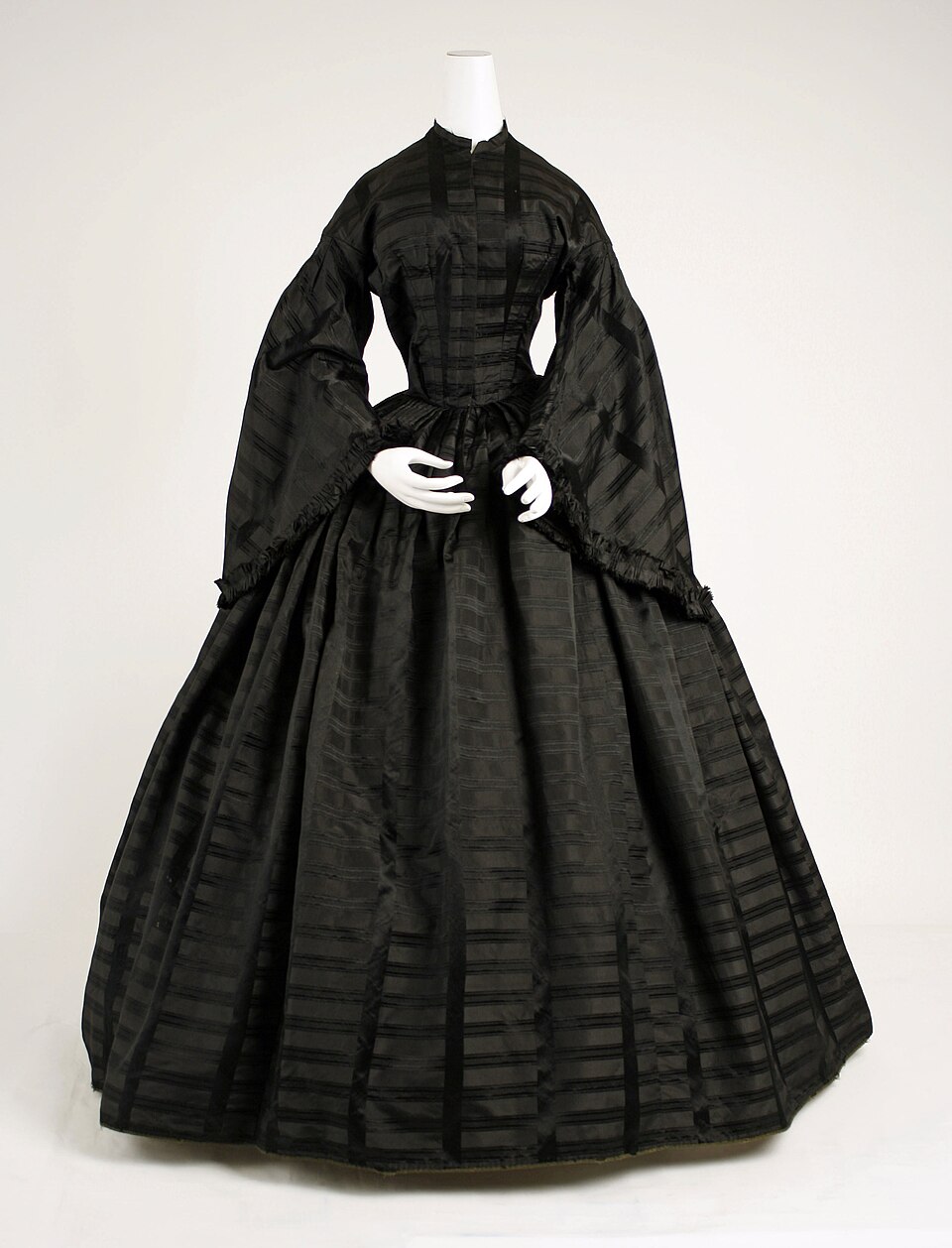 Vestido de tafetán